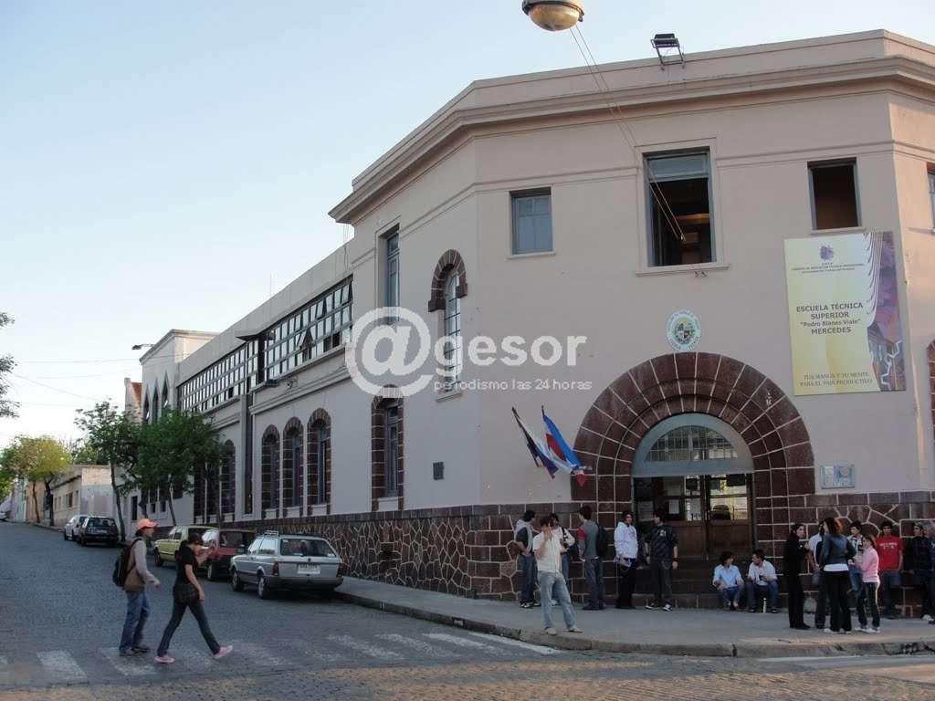 La medida obedece a la reivindicación de que se analice el presupuesto que se le brindará a la enseñanza en la Rendición de Cuentas que ya se está definiendo.